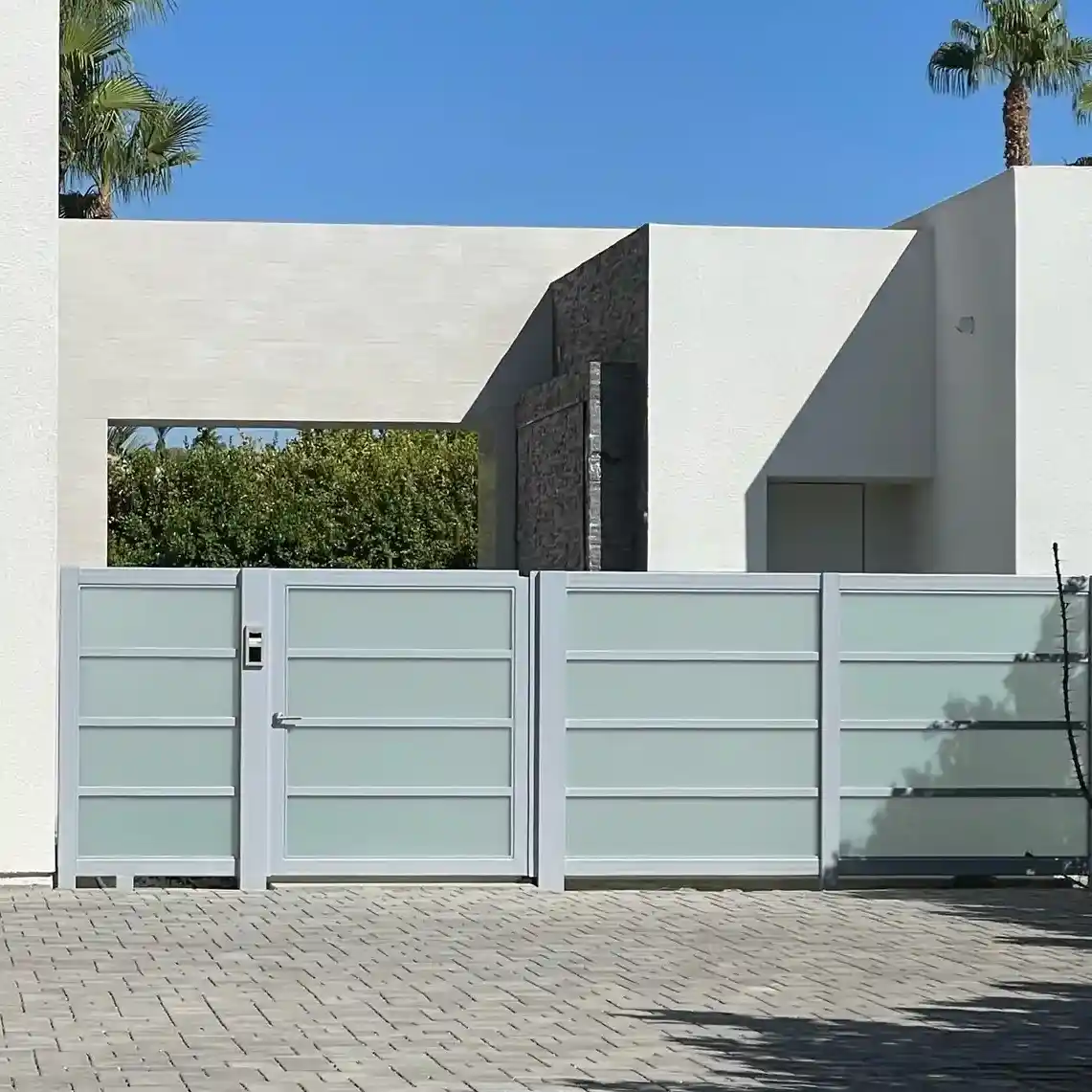 gate photo